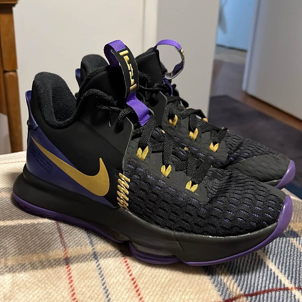 Nike LeBron Witness 5 EP “Lakers”